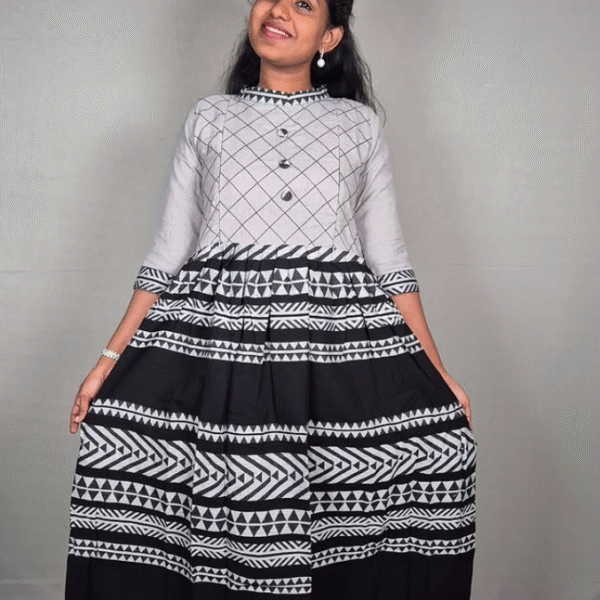 grey feeding kurthi